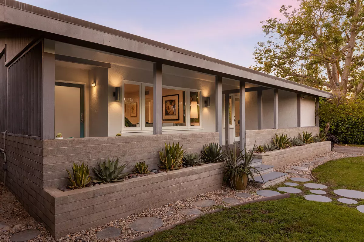 Palm Springs, CA 92264,675 S Vista Oro