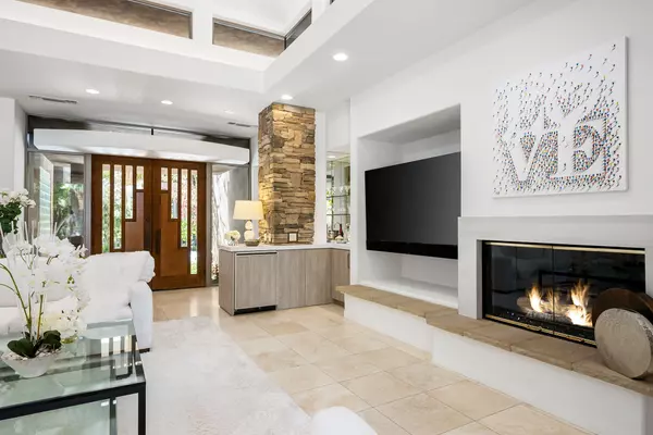 Palm Desert, CA 92260,810 Shadow VIS