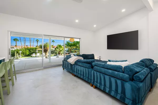 Palm Desert, CA 92260,73520 Joshua Tree ST