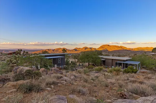 Joshua Tree, CA 92252,8744 Star LN