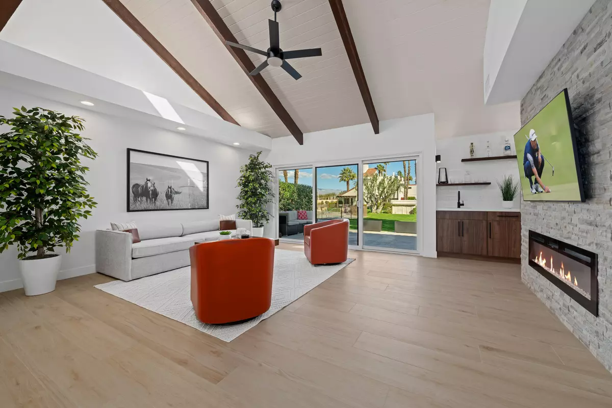 Rancho Mirage, CA 92270,352 Forest Hills DR