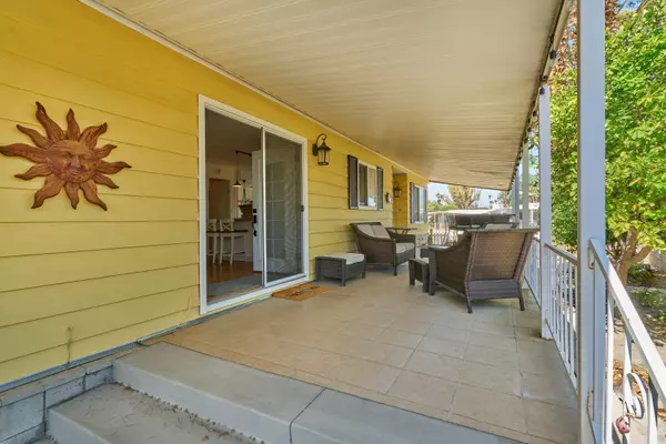 Thousand Palms, CA 92276,33169 Barcelona DR