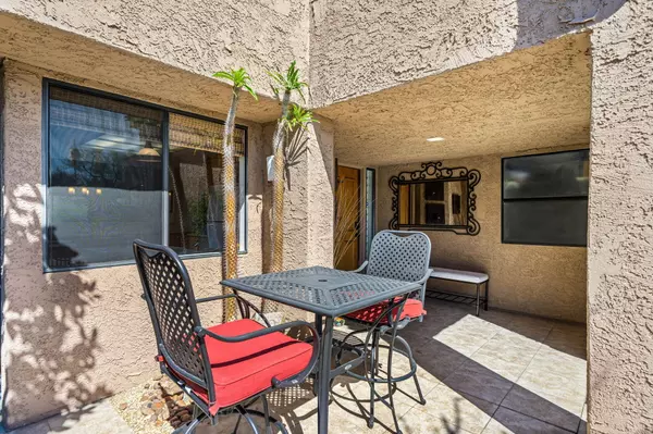 Palm Desert, CA 92260,48637 Wolfberry CT