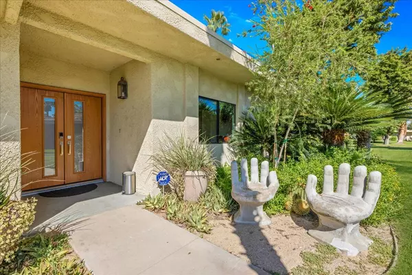 Palm Springs, CA 92264,2232 Oakcrest DR