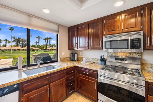 Palm Desert, CA 92260,312 Castellana S