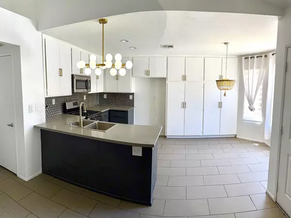 Palm Desert, CA 92211,40855 Sandy Gale LN