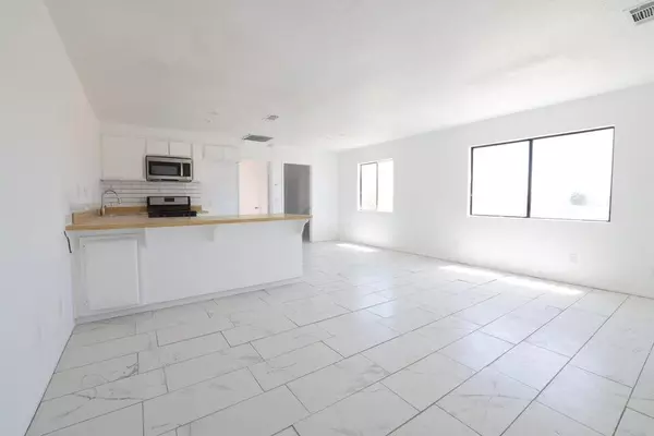 Helendale, CA 92342,27160 Vista RD #36