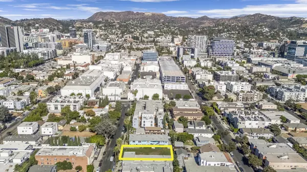 Los Angeles, CA 90038,1222 N Beachwood DR