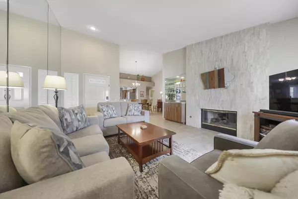 Palm Desert, CA 92211,450 Desert Falls DR N