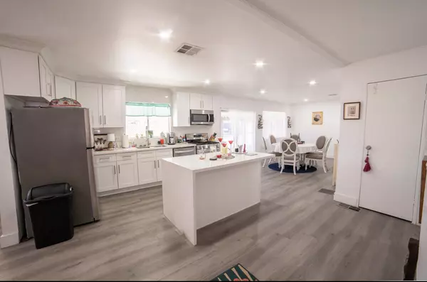 Palm Desert, CA 92260,73330 Linda CIR