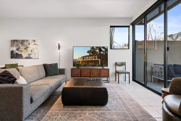 Palm Springs, CA 92262,671 E Arenas RD