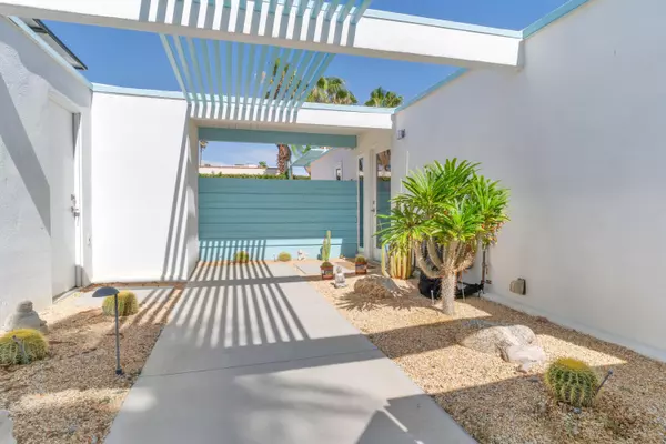 Palm Springs, CA 92262,600 E Alexander WAY