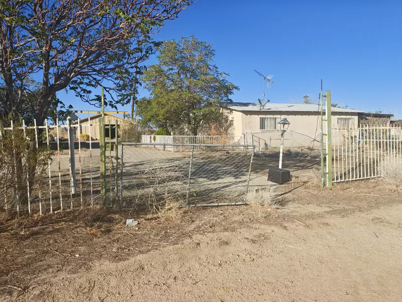6149 105 Th ST W, Rosamond, CA 93560