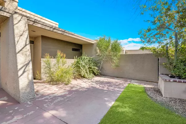 Palm Springs, CA 92262,1452 Tiffany` CIR N