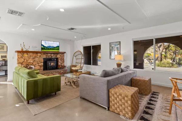 Yucca Valley, CA 92284,57113 Farrelo RD