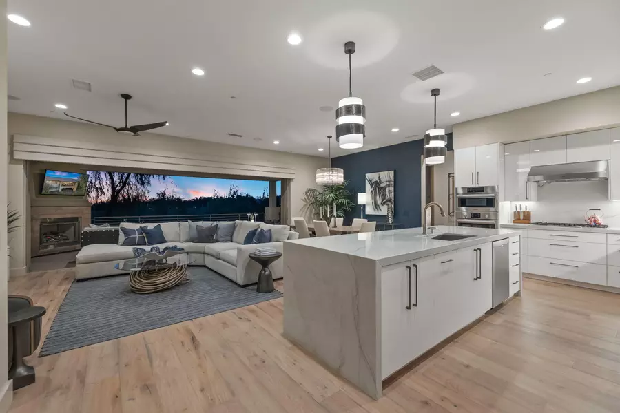 703 Retreat CIR, Palm Desert, CA 92260