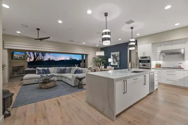 703 Retreat CIR, Palm Desert, CA 92260