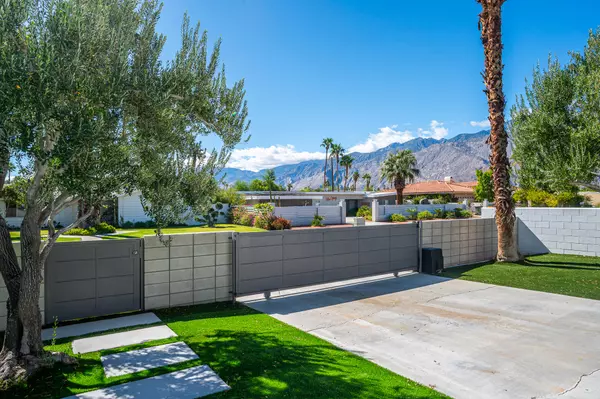 Palm Springs, CA 92262,2748 E Via Escuela