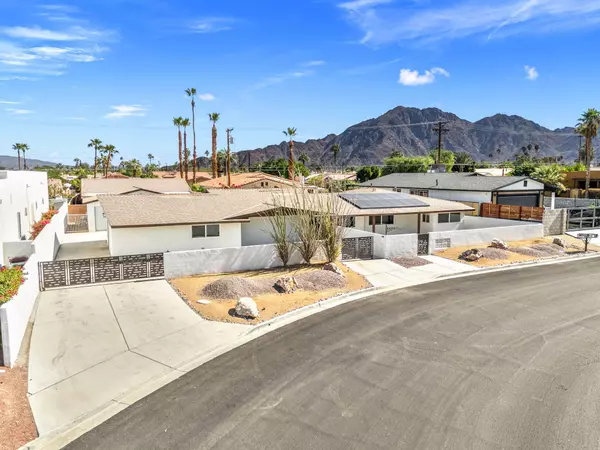 51480 Avenida Obregon #B, La Quinta, CA 92253