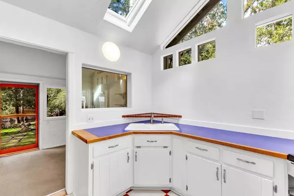 Idyllwild, CA 92549,25881 Hill ST