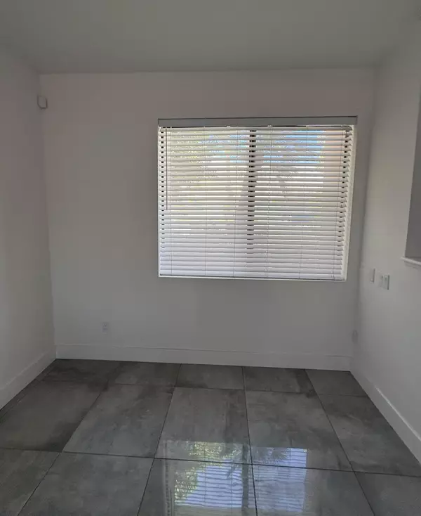 Palm Springs, CA 92262,401 E Vista Chino #11