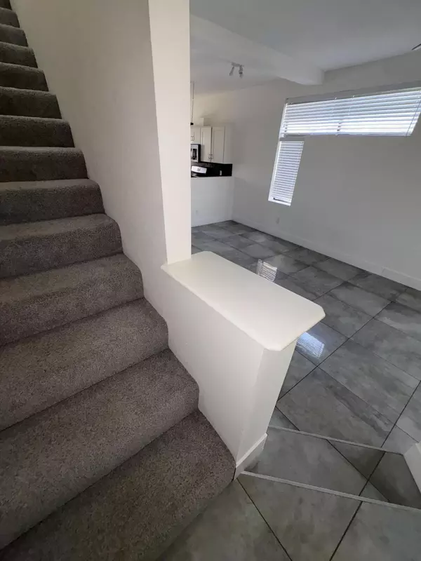 Palm Springs, CA 92262,401 E Vista Chino #11