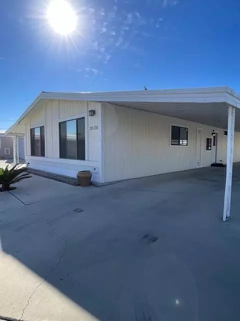 Thousand Palms, CA 92276,33231 Laura DR
