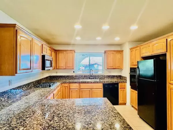 Palm Desert, CA 92260,73410 Royal Palm DR