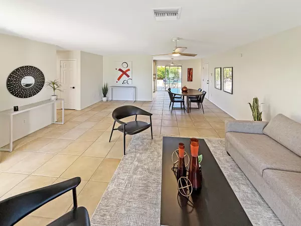 1843 N Whitewater Club DR, Palm Springs, CA 92262