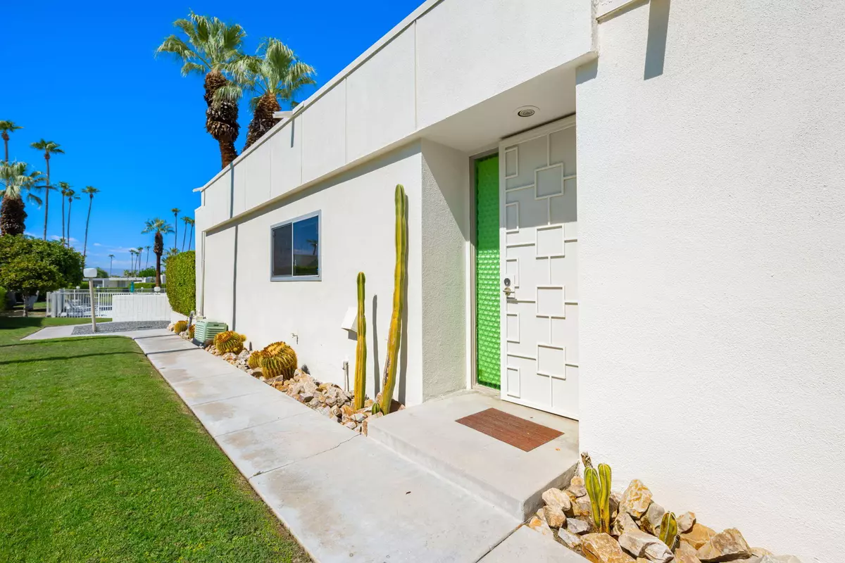 Palm Springs, CA 92264,800 E La Verne WAY