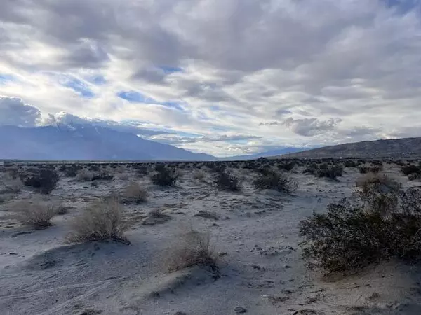 Thousand Palms, CA 92276,215 30th AVE