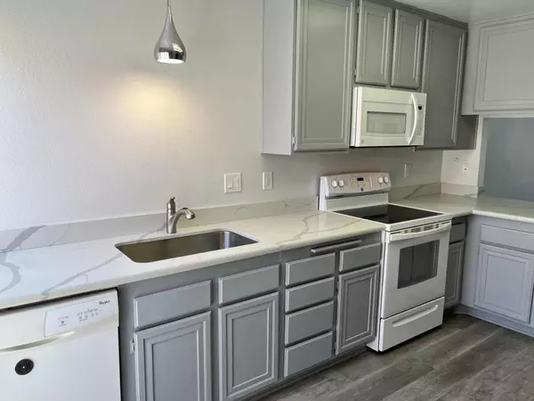 Palm Desert, CA 92260,47974 Oasis CT