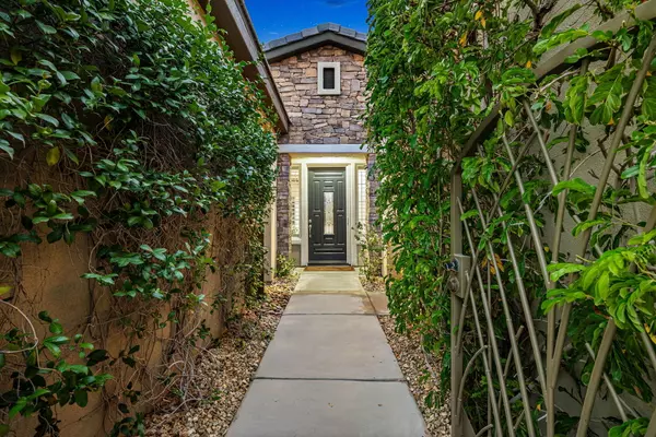 La Quinta, CA 92253,81196 Victoria LN