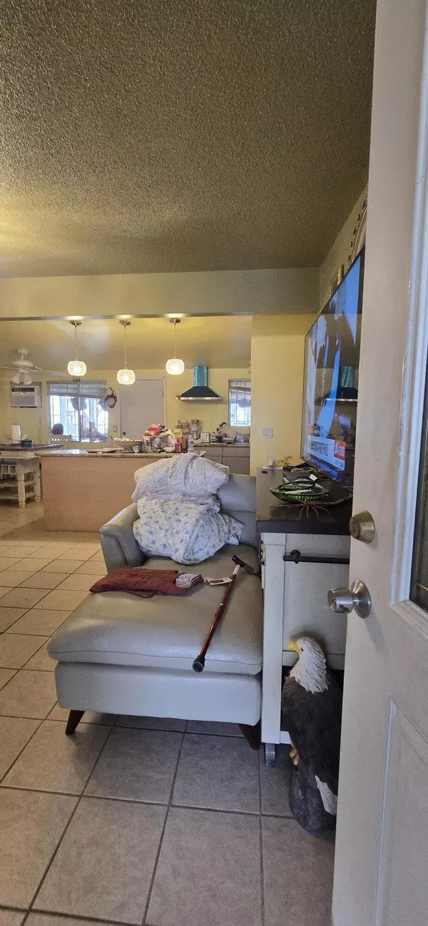 Thermal, CA 92274,1393 Pine PL