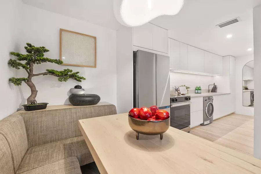 2857 N Los Felices RD #203, Palm Springs, CA 92262