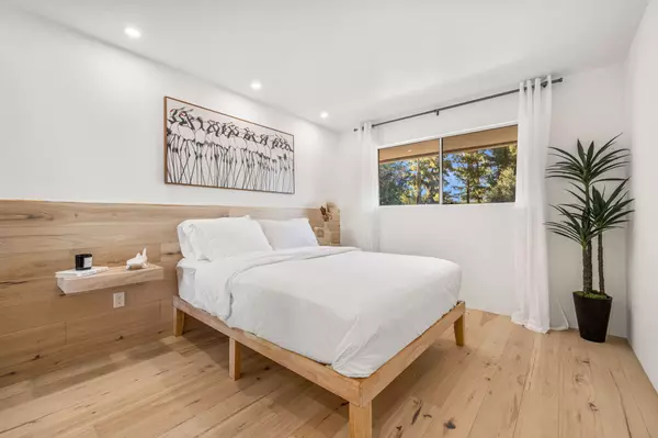 2857 N Los Felices RD #203, Palm Springs, CA 92262