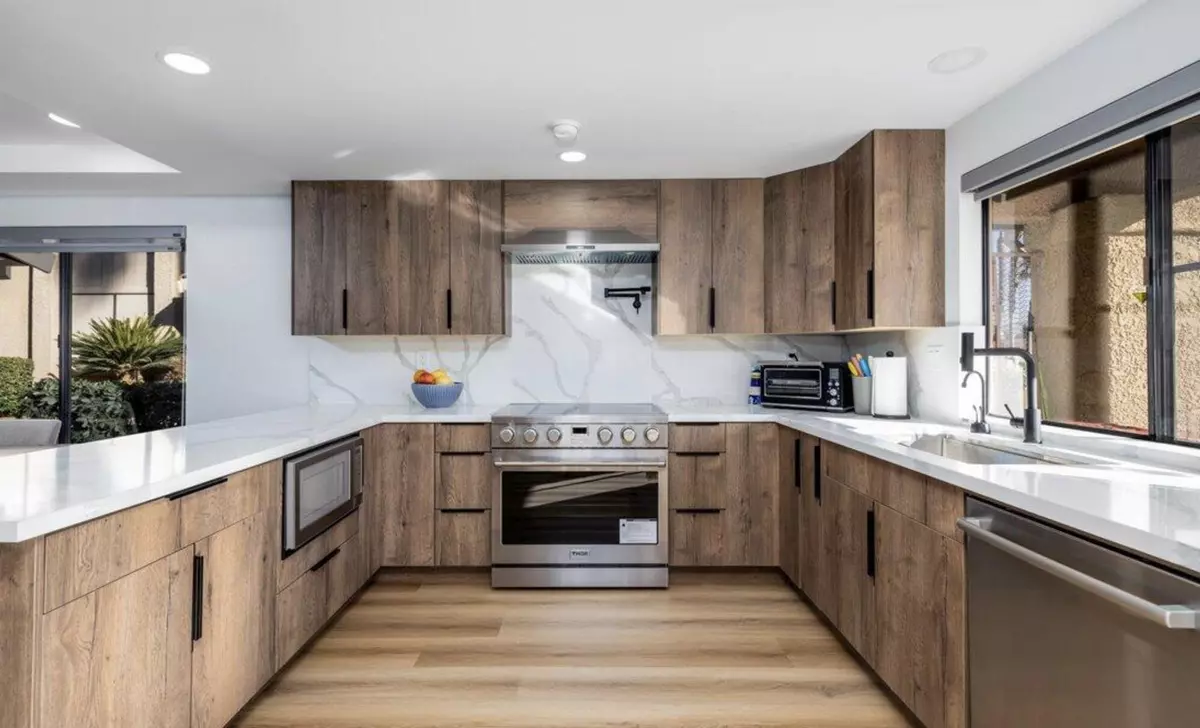 Palm Desert, CA 92260,55 Camisa LN