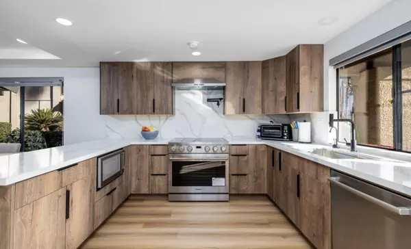 55 Camisa LN, Palm Desert, CA 92260