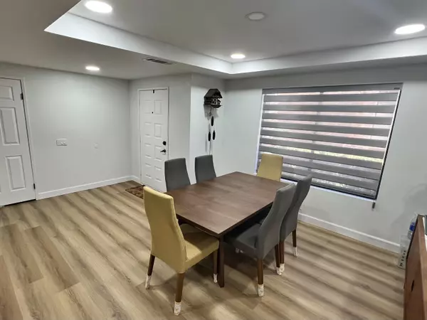 Palm Desert, CA 92260,55 Camisa LN