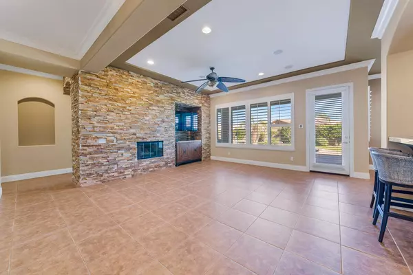 Palm Desert, CA 92211,112 Rosetta CT