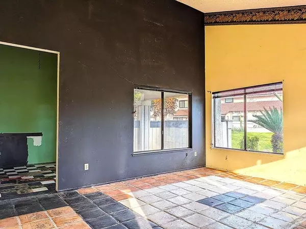 Palm Springs, CA 92264,6112 Arroyo RD #1