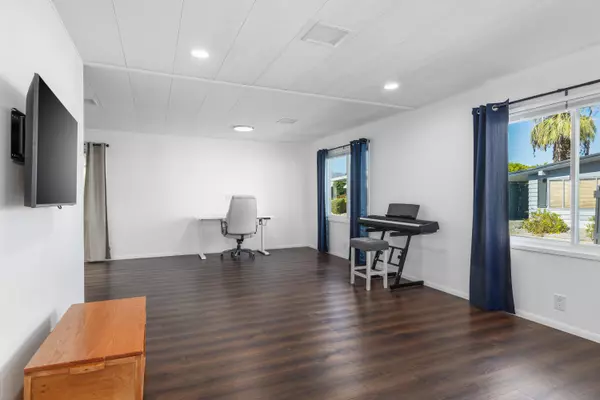 Palm Springs, CA 92264,147 Vista De Oeste