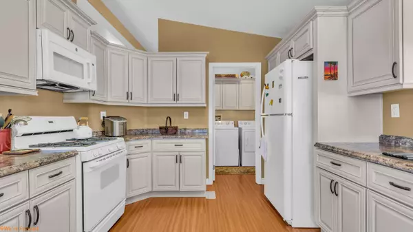 Desert Hot Springs, CA 92240,14777 Palm DR #102