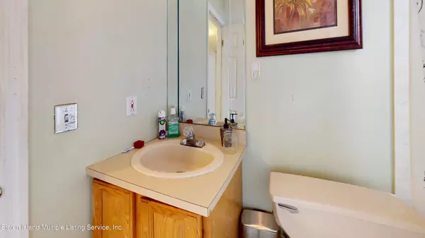 18 Globe Avenue Staten Island, NY 10314