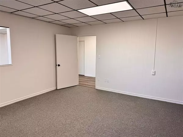 Iowa Park, TX 76367,554 RIFLE RANGE ROAD