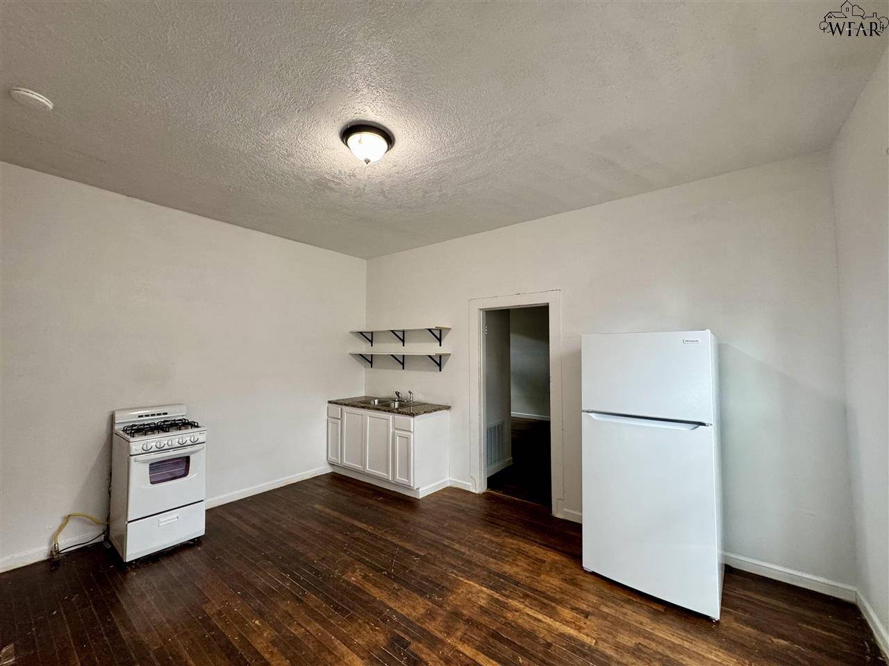 Wichita Falls, TX 76309,1111 MONROE STREET #Right side