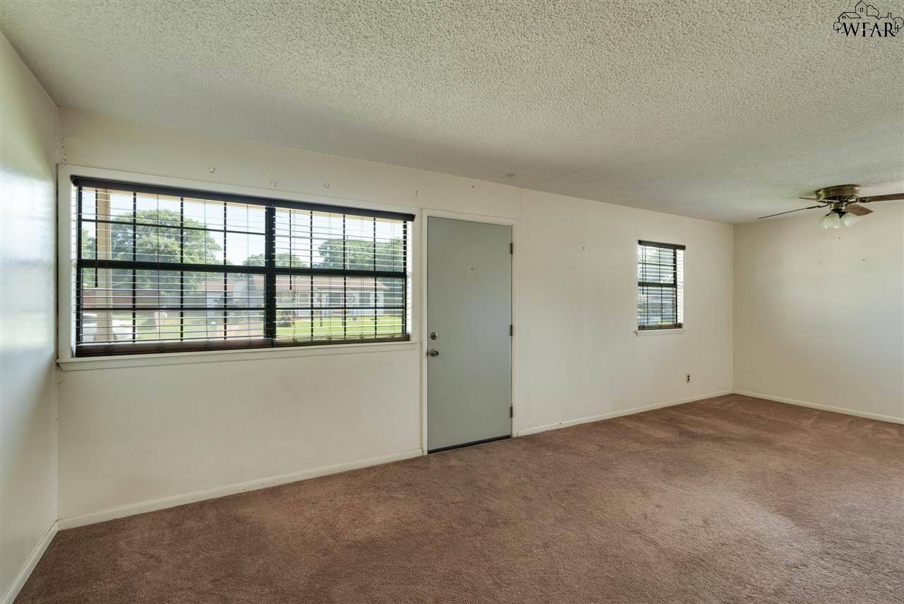 Iowa Park, TX 76367,125 JAMES DRIVE