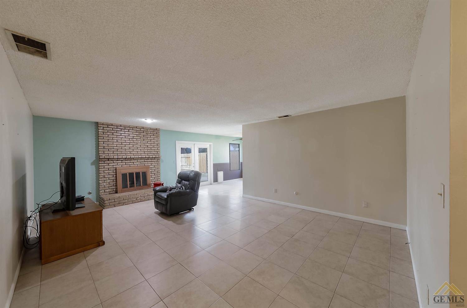 Bakersfield, CA 93304,1701 Chastain Way