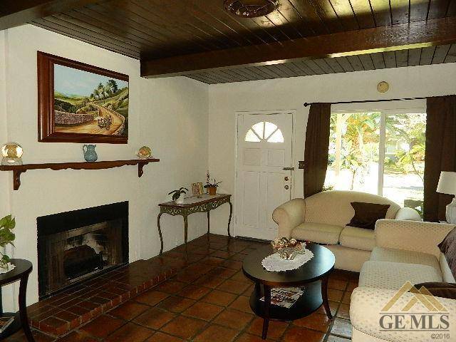 Canoga Park, CA 91335,6929 Rhea Avenue