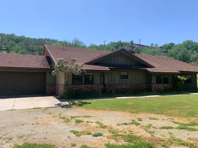 16201 Mustang Dr., Springville, CA 93265